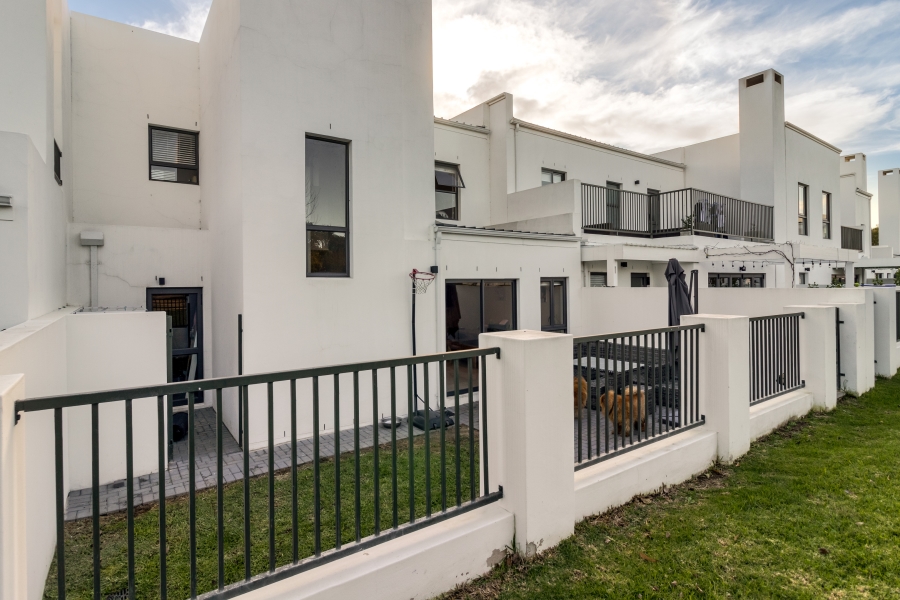 3 Bedroom Property for Sale in Croydon Gardens Estate Western Cape